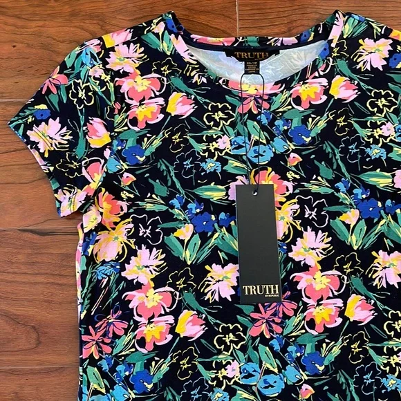 NWT Truth by Republic Colorful Floral Short Sleeve Tee Shirt  Top Blouse - Picture 2 of 8